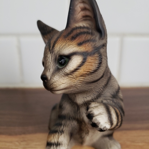 Porcelain Tabby Cat by The Harvey Knox Kingdom Hou - Picture 2 of 4